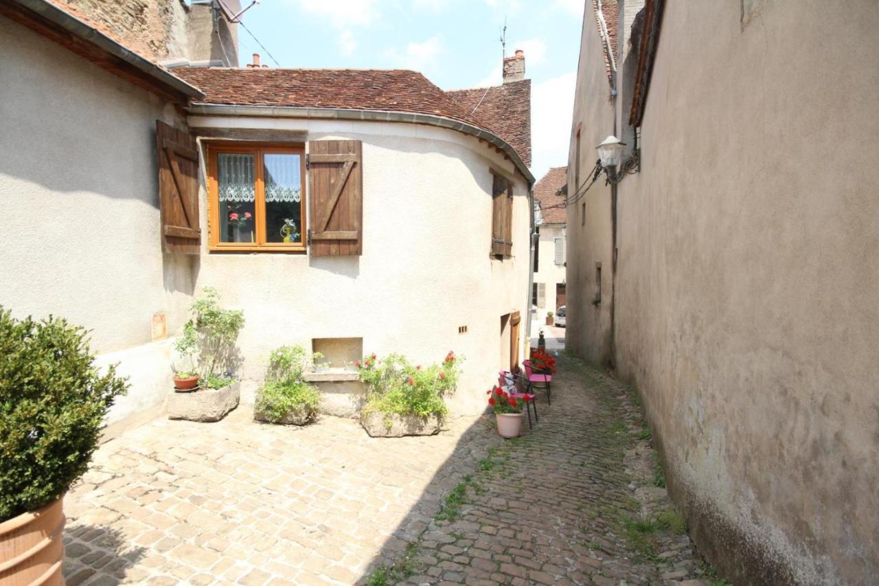 Au Coeur Du Chat Perche Arnay-le-Duc ภายนอก รูปภาพ